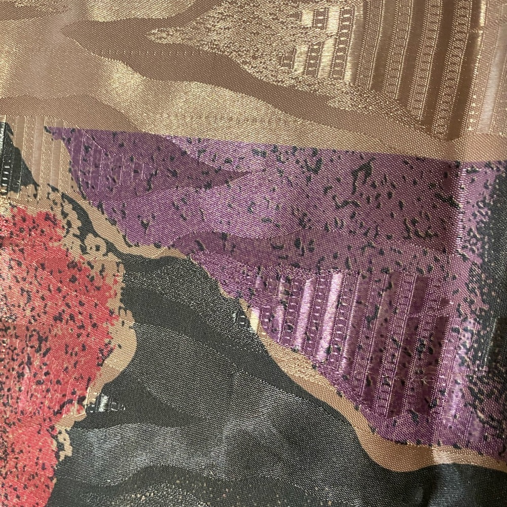 Abstract Patterned Women's Accessory - Picture 3 of 6
